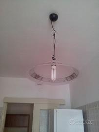 lampadario in vetro con disegno