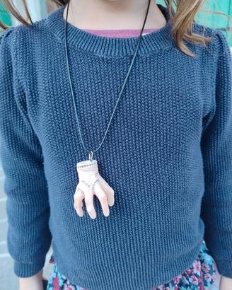 Halloween collana Mano Addams  nuova