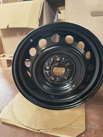 cerchi neri in ferro nuovi 16" per suzuki Vitara21