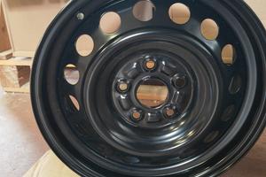 cerchi neri in ferro nuovi 16" per suzuki Vitara21