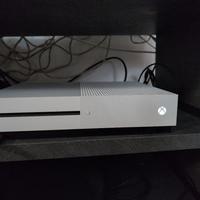 Xbox One S 500 GB con joystick compatibile 