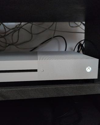 Xbox One S 500 GB con joystick compatibile 