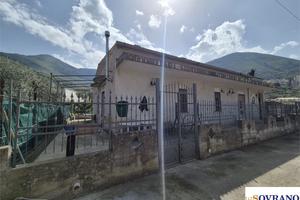 TORRETTA BASSA: VILLA UNIFAMILIARE IN RESIDENCE