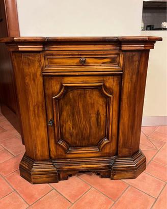 Mobile piccola credenza