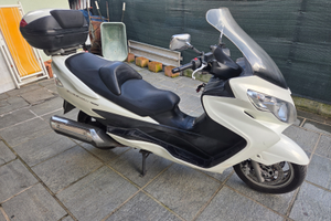 Suzuki Burgman 400 (2009) - 49.000 km