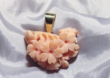 Pendente in corallo e oro