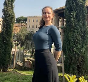 Cameriera di sala in un ristorante