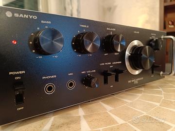 Amplificatore integrato vintage Sanyo DCA-401