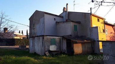 Casa indipendente di 85 m² con 5 locali a Castel F