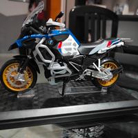 modellino BMW GS 1250 Adventure in scala 1-12