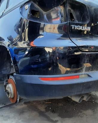 VOLKSWAGEN TIGUAN 2.0 TDI 2009 - PARAURTI POSTERIO