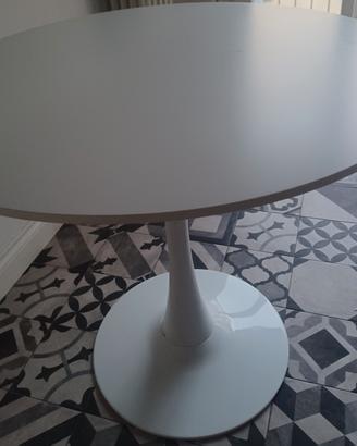 Tavolo rotondo 