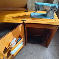 Macchina da cucire Singer 327 K con mobile