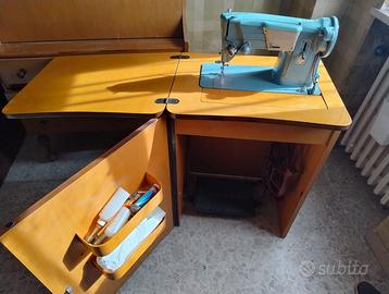 Macchina da cucire Singer 327 K con mobile