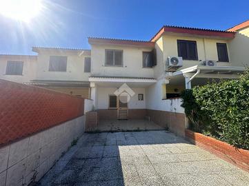 VILLA A SCHIERA A CASSANO ALLO IONIO