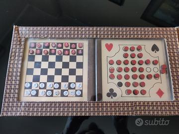 Scacchiera magnetica da viaggio vintage.