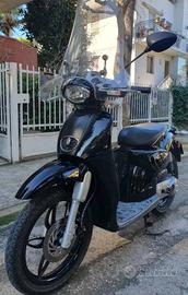 Scarabeo 50    anno 2017    km 9350