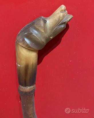 Bastone d’epoca in legno con impugnatura cane