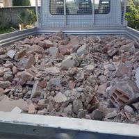 Camion ritiro macerie svuoto box