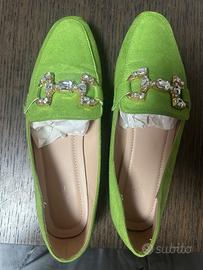Mocassino verde con pietre n40
