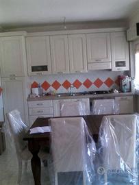 Cucina legno massello di frassino panna decapé