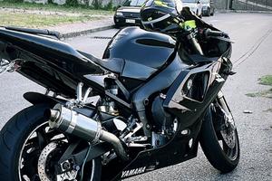 Yamaha r1