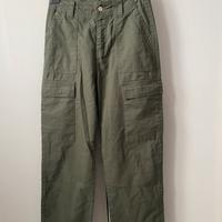 Pantalone largo con le tasche laterali