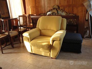 Poltrona in tessuto giallo senape