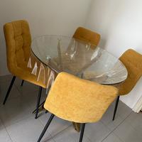 Set Tavolo + 4 sedie pari a nuovo