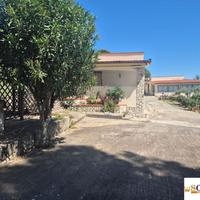 Carini : Due Villette Indipendenti con Ampio