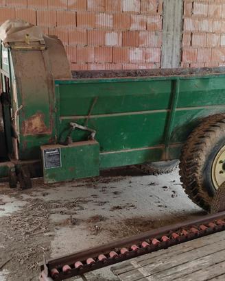 spargi letame agricolo