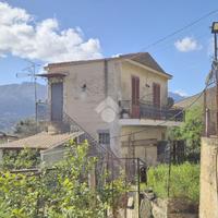 PORZIONE DI BIFAMILIARE A MONREALE