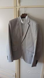 Giacca e camicia da uomo