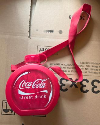 Borraccia Coca Cola con tracolla 