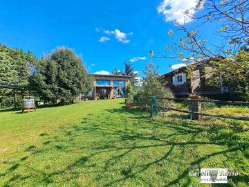 CASALE CON MANEGGIO, NELLA CAMPAGNA ORVIETA