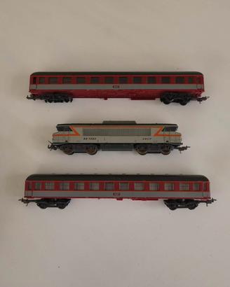 Locomotiva BB-7203 Lima, con 2 carrozze e binari