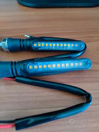 Frecce a Led a Scorrimento 