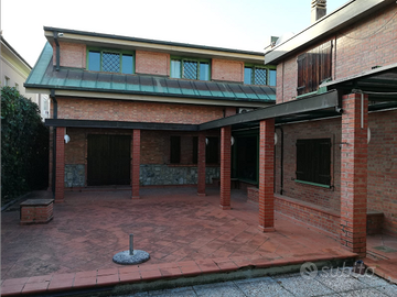 Villa in Buone condizioni