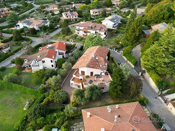 Appartamento di 187 m² con 4 locali e box auto dop