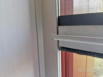 Set di zanzariere a rullo con filo e struttura