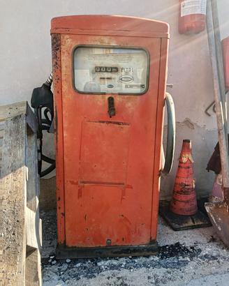 antica pompa gasolio 