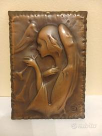 Bassorilievo in rame, firmato – angelo che suona