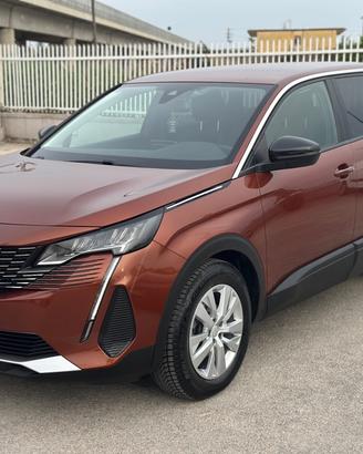 Peugeot 5008 2023 1.5 130 Pack !Soli 48 Mila Km!