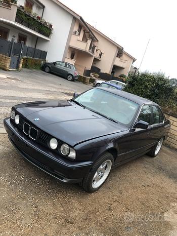 BMW M5 E34 scocca