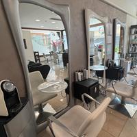 Arredamento negozio parrucchieri