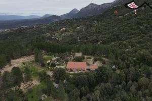 Casa Indipendente di 220 mq con 1,6 Ettari di Terr