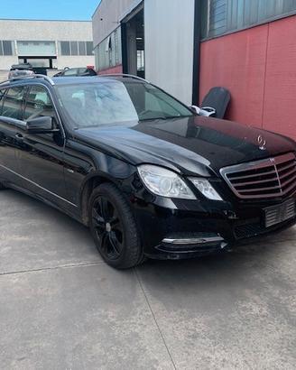 Mercedes Classe E anno 2012 per ricambi