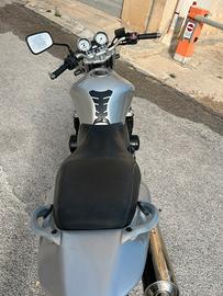 kawasaki zr7 anno 2001