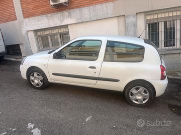 Renault clio storia gpl