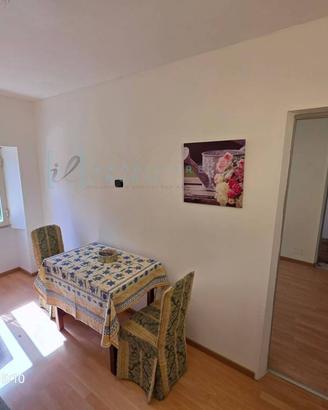 Rustico / Casale di 90 m² con più di 5 locali a Na